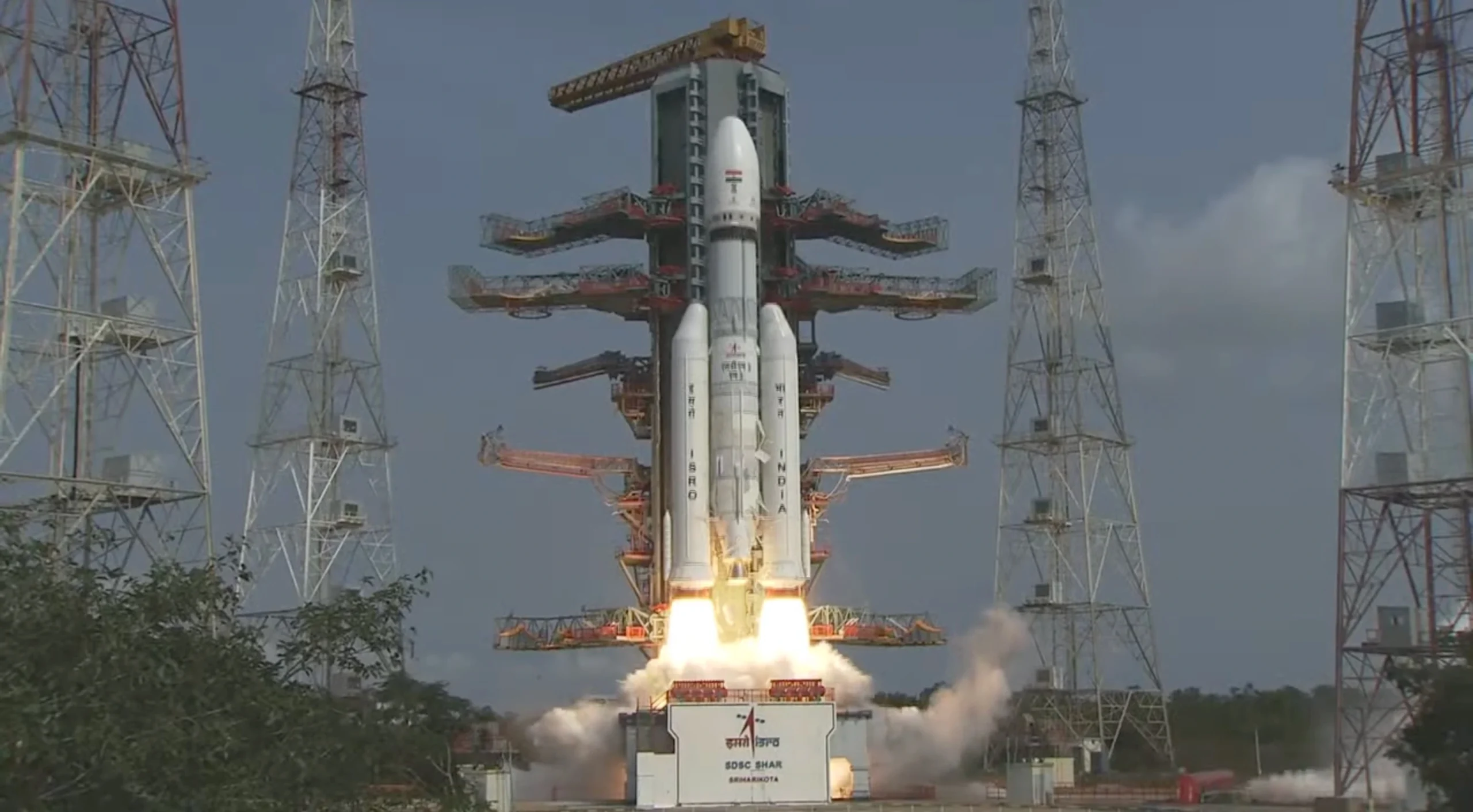 "ISRO" Successfully Launches OneWeb India 2 Mission Rocket