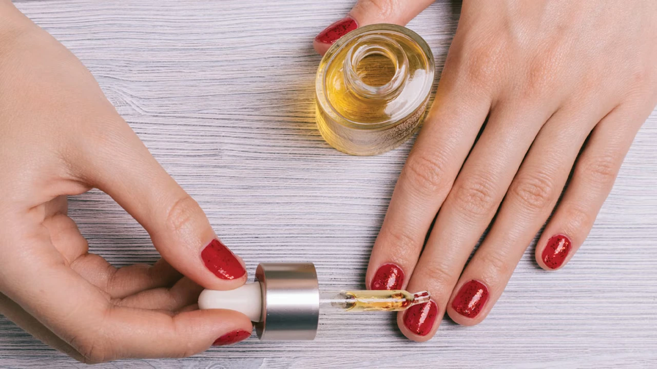 How to Keep Your Nails Hydrated This Spring
