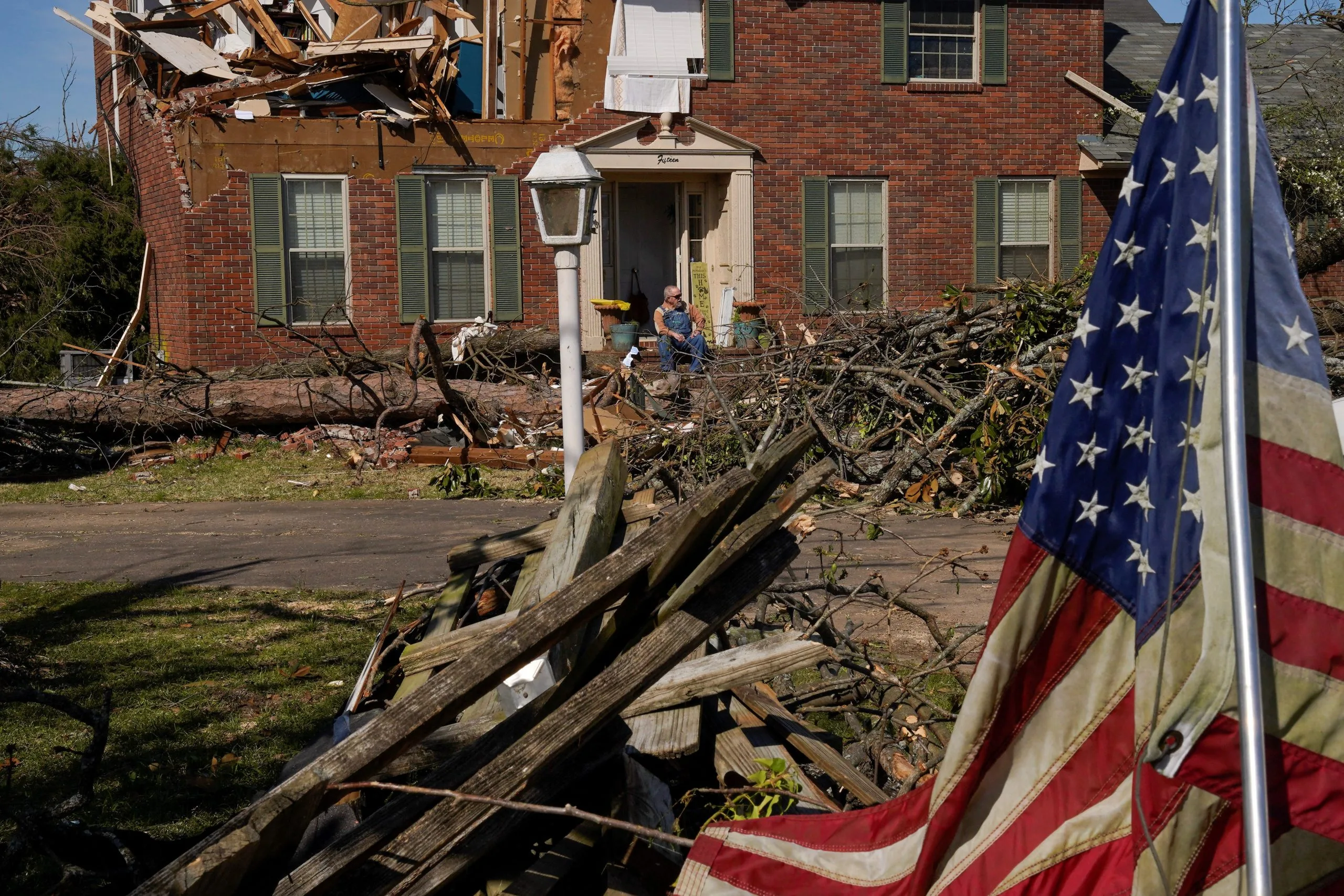 Violent Storms in the US Claim Over 32 Lives