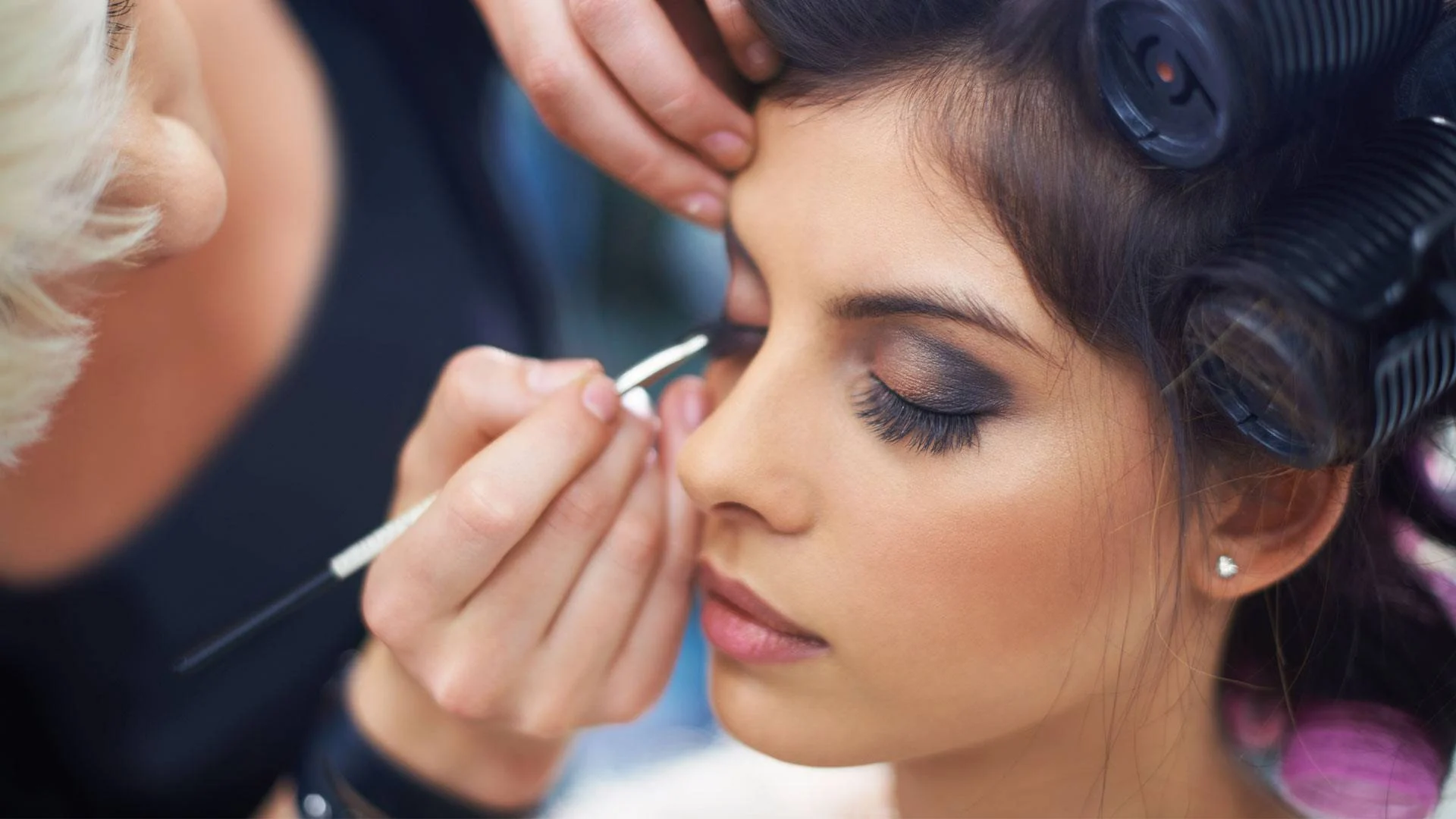 Hair or Makeup First for Prom: What Should You Do?